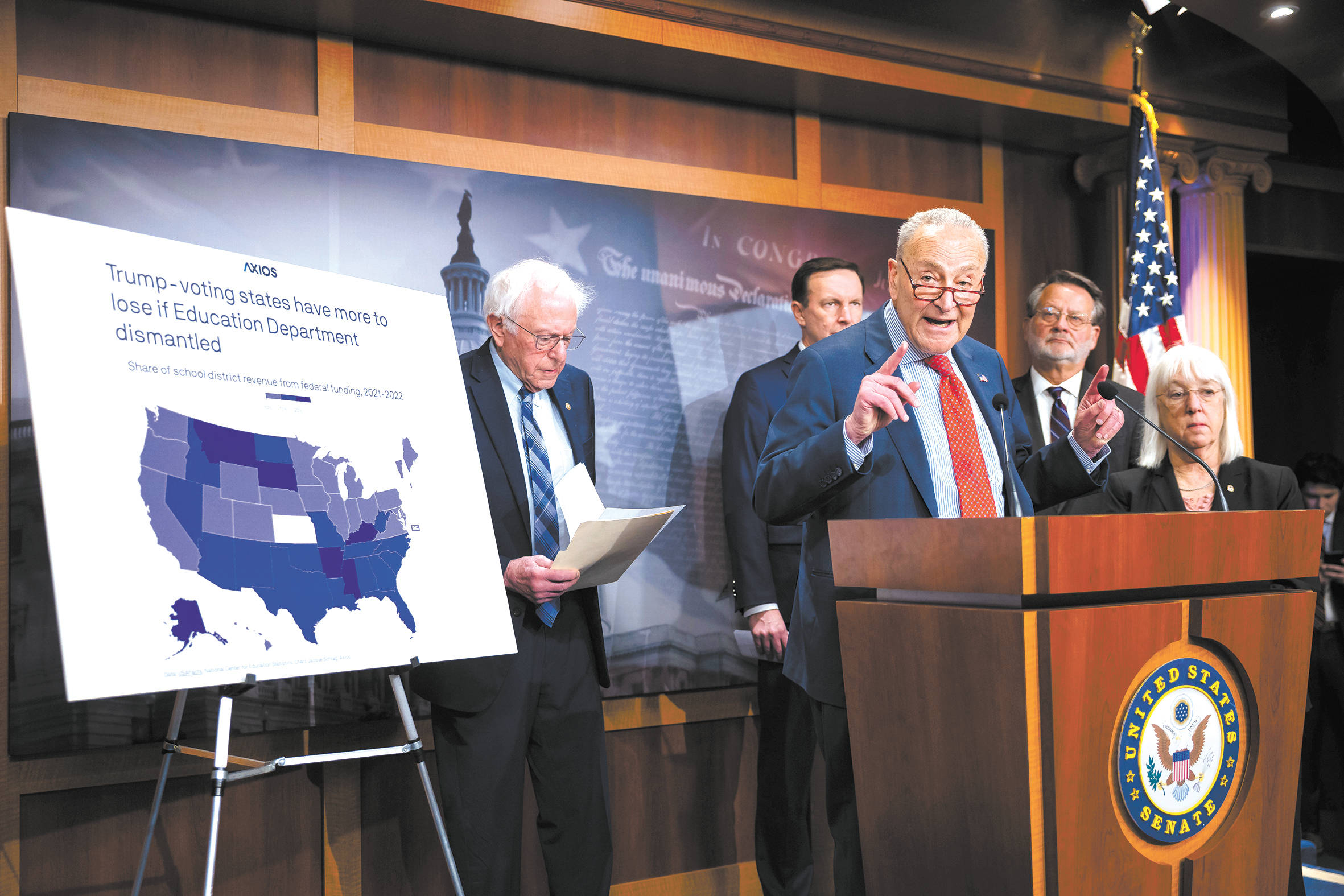 皇冠信用网代理出租
_数千万学生将受影响皇冠信用网代理出租
,民主党阵营激烈反对,“解散教育部”在美国引尖锐对立