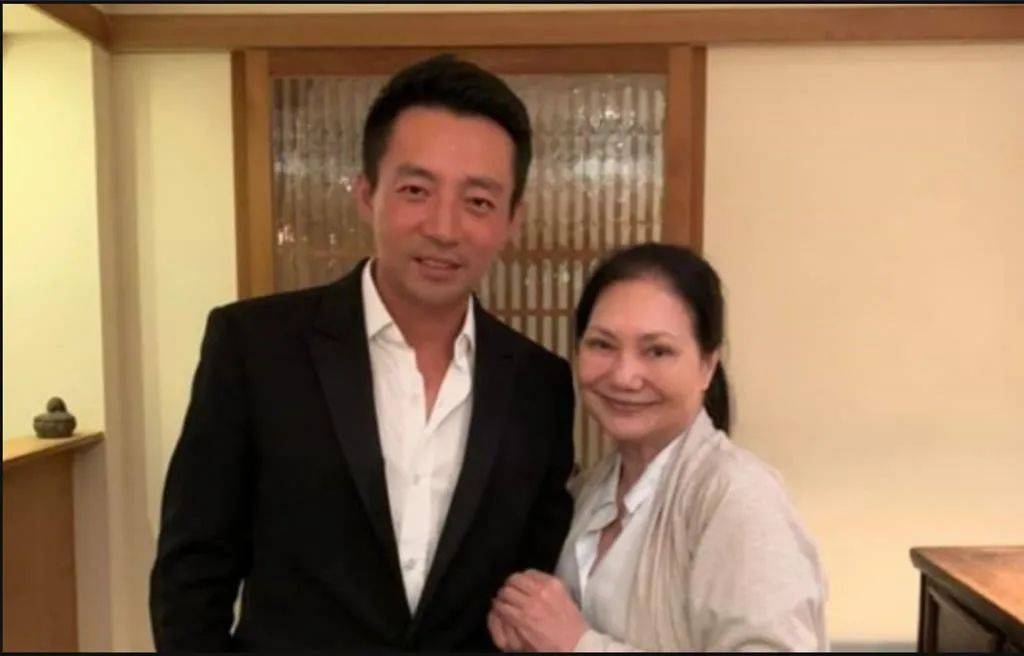 皇冠登3新2管理
_S妈证实:大S火化前夕皇冠登3新2管理
,汪小菲打电话对她疯狂大骂