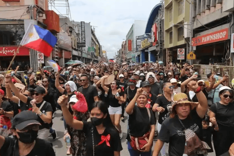 皇冠信用網申请
_赌赢了?菲军区有新动作皇冠信用網申请
,杜特尔特等来“帮手”,马科斯做最坏打算