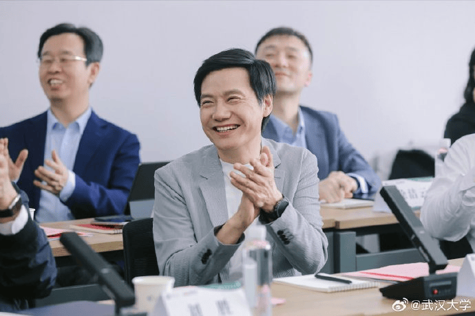 皇冠信用網占成代理_雷军回应如何保持好身材：英语不好已经让母校“蒙羞”皇冠信用網占成代理，不能再形象欠佳