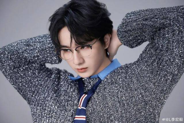 皇冠体育App下载
_冲上热搜皇冠体育App下载
!知名男演员机场发飙怒吼“走开”!