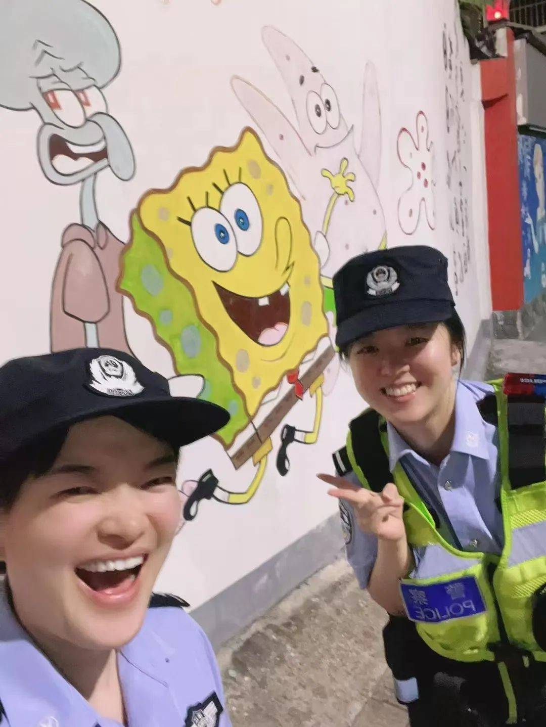 皇冠信用網会员
_秒懂!杭州姑娘出差途中“搭讪”路人皇冠信用網会员
,网友:“撩”得太及时!