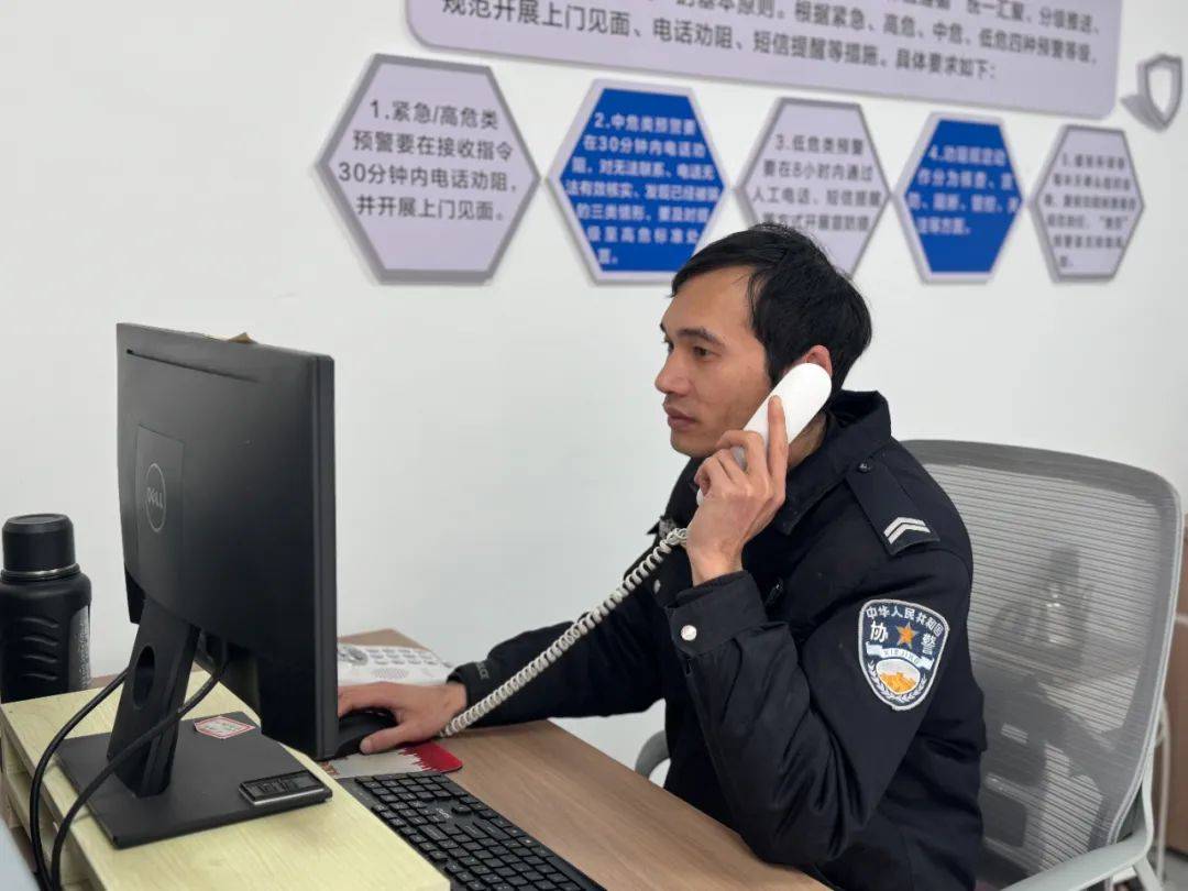 皇冠信用網在线开户
_“我卡里的1000多万啊皇冠信用網在线开户
!”浙江女子瞬间瘫软……