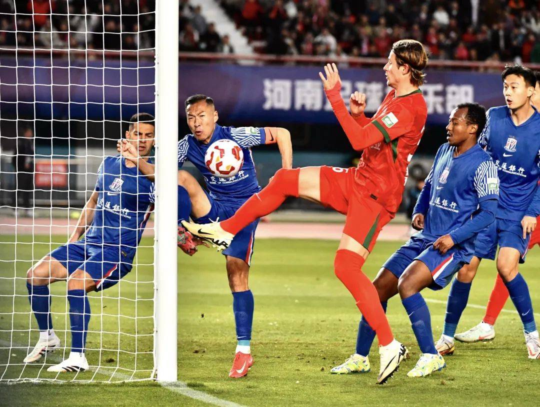 皇冠信用網会员注册
_先进一球惨被逆转 1:3负于申花 南基一主场首战即闻“下课”声