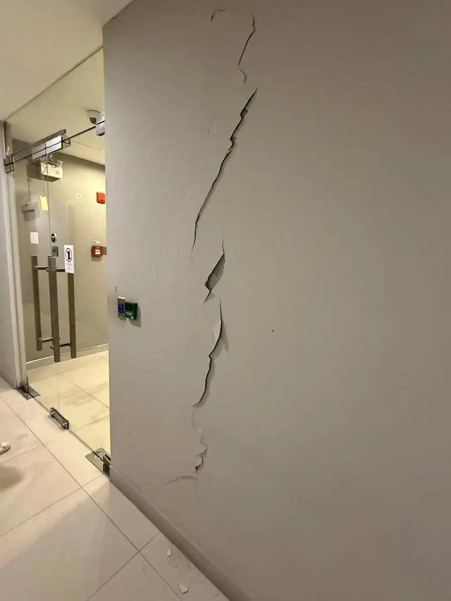 皇冠信用網代理如何注册
_“相当于约一千颗原子弹”皇冠信用網代理如何注册
!强震后的缅甸曼德勒40℃高温