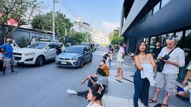 皇冠信用網代理如何注册
_“相当于约一千颗原子弹”皇冠信用網代理如何注册
!强震后的缅甸曼德勒40℃高温