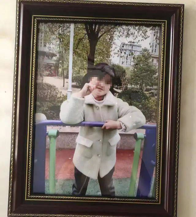 皇冠信用網最新地址
_10岁女孩感冒高烧40.7℃皇冠信用網最新地址
,抢救10多小时不幸去世,诊断为7种疾病,家人申请医疗过错责任鉴定