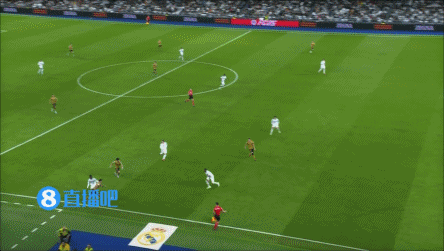 皇冠信用哪里申请
_90分钟战报-皇马3-4皇社总分4-4 维尼修斯两助攻+失单刀