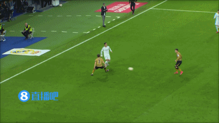 皇冠信用哪里申请
_90分钟战报-皇马3-4皇社总分4-4 维尼修斯两助攻+失单刀