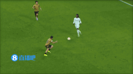 皇冠信用哪里申请
_90分钟战报-皇马3-4皇社总分4-4 维尼修斯两助攻+失单刀