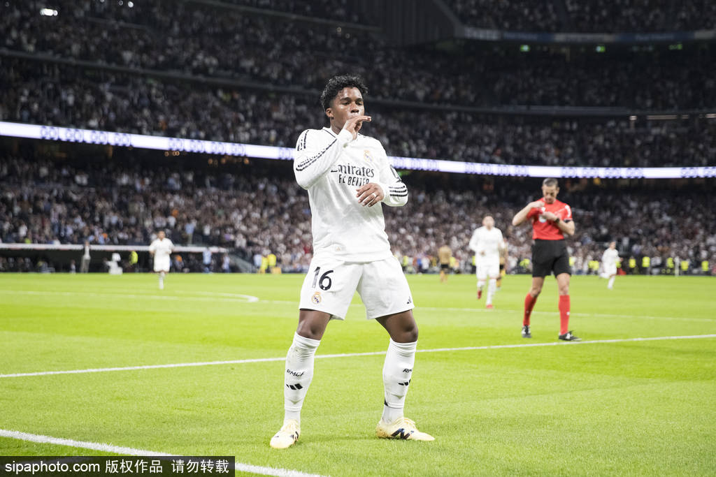 皇冠信用平台出租出售
_国王杯-贝林厄姆建功吕迪格制胜球 皇马总分5-4进决赛