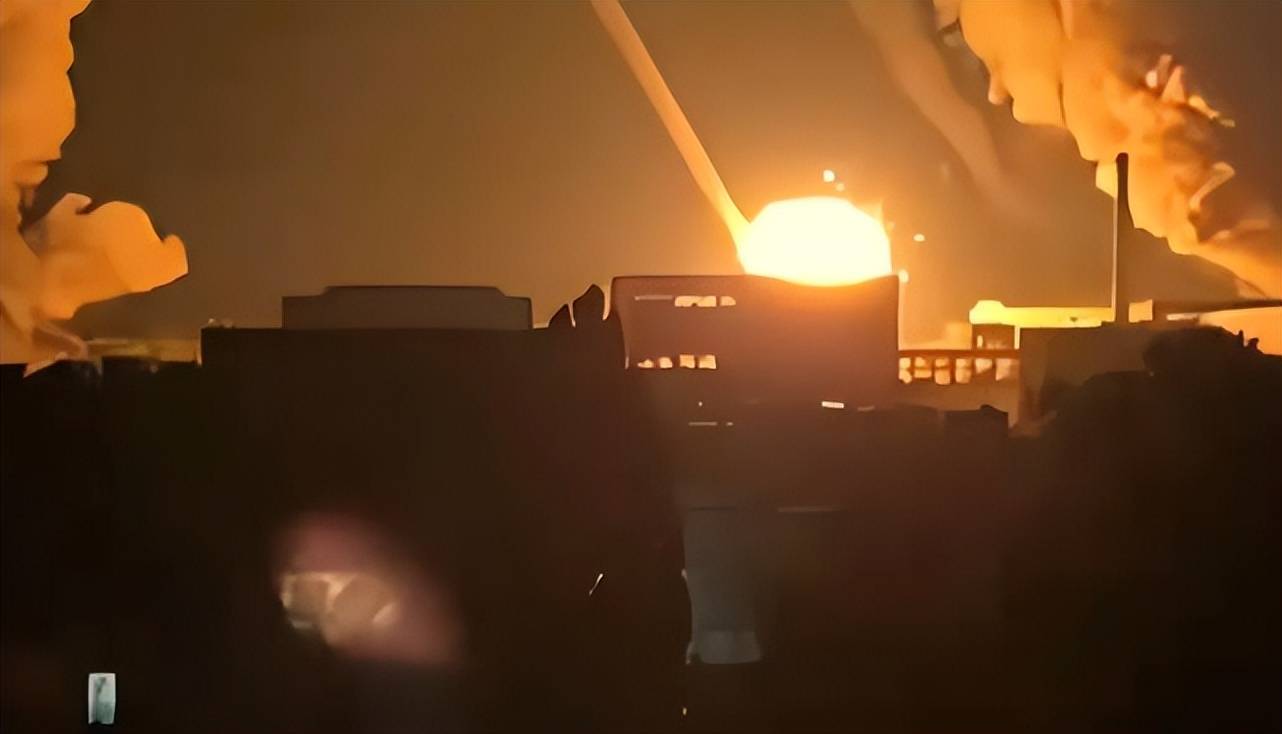 皇冠信用出租代理
_乌克兰又被炸红了!被逼无奈的泽连斯基皇冠信用出租代理
,向西方提出了一个要求