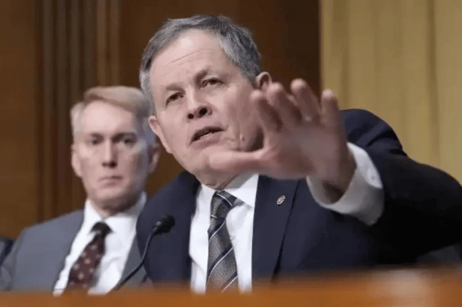 皇冠信用網正网
_中美谈崩了?北京传出消息皇冠信用網正网
,特朗普终于亲口表态,最多宽限30天