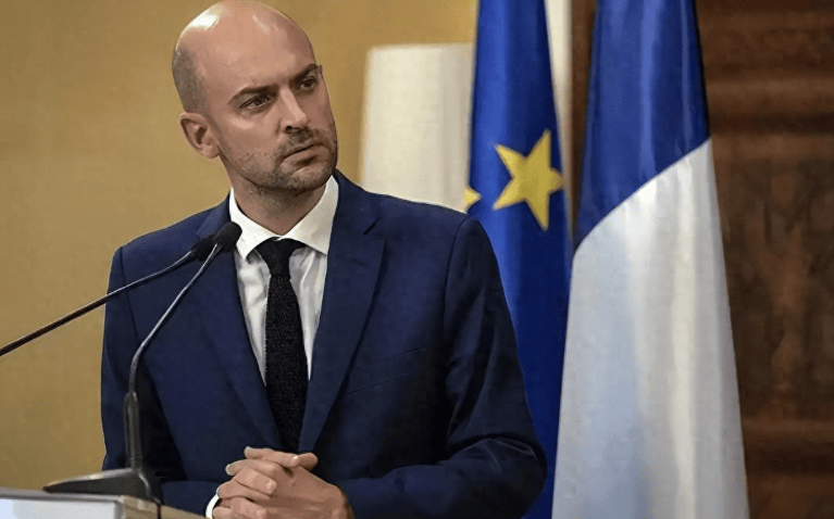 皇冠登3管理出租
_中法发布联合声明皇冠登3管理出租
,给特朗普送了份“大礼”,法外长一语轰动舆论