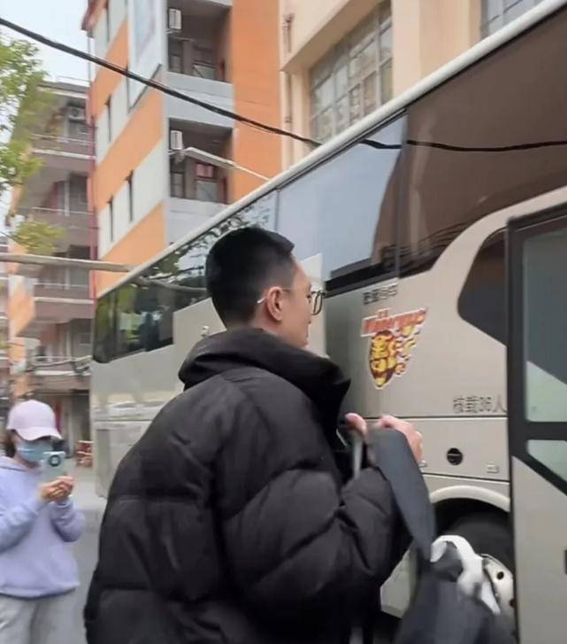 皇冠信用網在线开户
_杜锋带13人出征上海!4外援+23兄弟皇冠信用網在线开户
,贝贝获重用