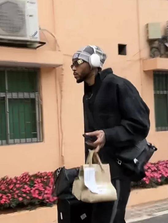 皇冠信用網在线开户
_杜锋带13人出征上海!4外援+23兄弟皇冠信用網在线开户
,贝贝获重用