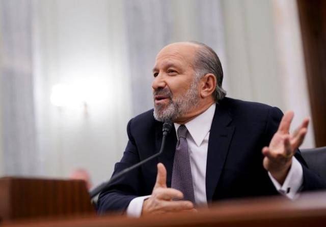 皇冠球網怎么做代理
_美商务部长:数百万工人将拧着小螺丝造iPhone