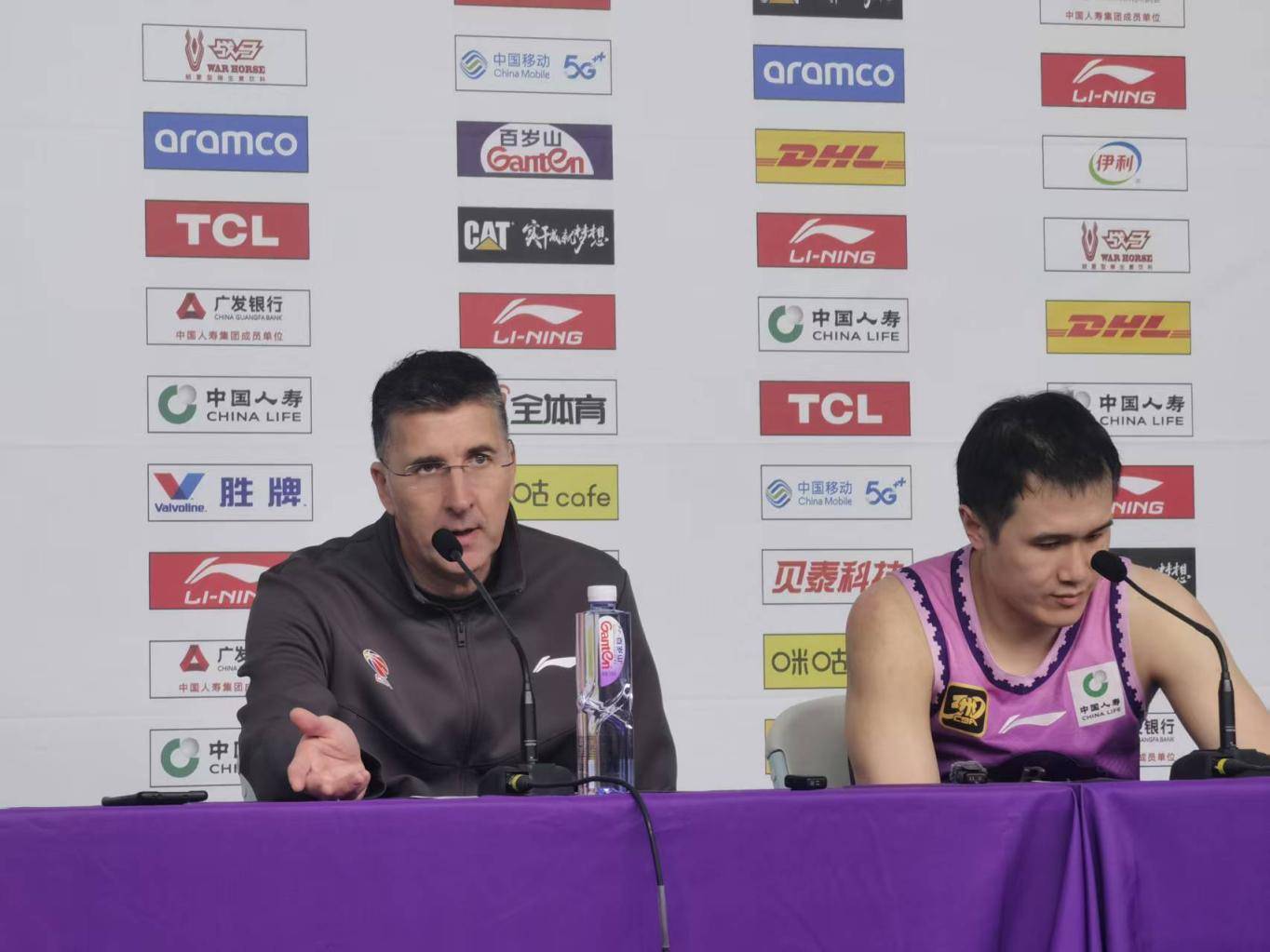 英格兰冠军联赛_北控代理主帅:“京城德比”是北京篮球的荣耀