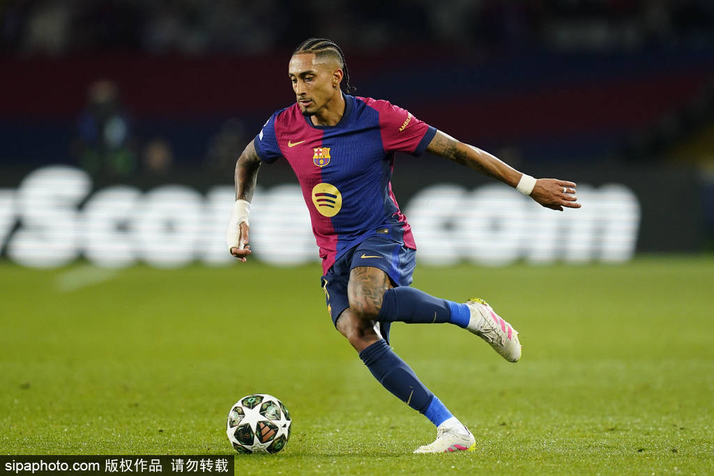 德国丙组联賽
_欧冠-莱万2球弑旧主亚马尔拉菲尼亚破门 巴萨4-0多特