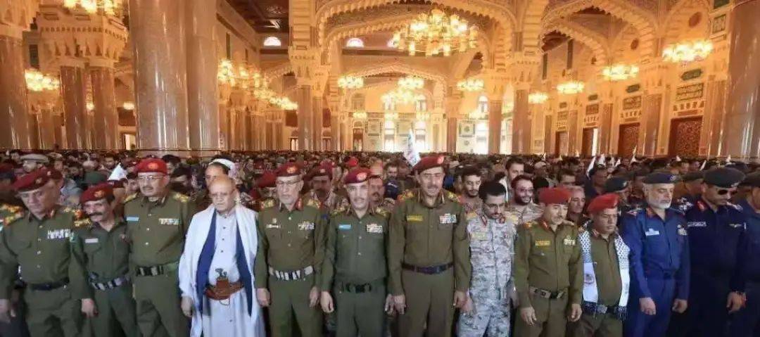 斯洛文尼亚甲组联赛_B-2隐轰刚突袭斯洛文尼亚甲组联赛，红海GPS信号就被干扰：导弹扑向美军5万吨补给舰