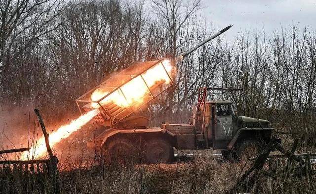 港盘马来盘印尼盘欧洲盘
_俄乌兵力10:1!普京“特赦”港盘马来盘印尼盘欧洲盘
,俄大将回归,泽连斯基险被斩首?