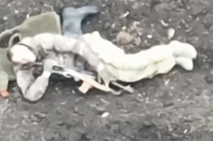 皇冠信用网登3代理_数十名俄军吞枪自杀皇冠信用网登3代理，多名女兵被炸死！用枪爆头会有痛苦吗？