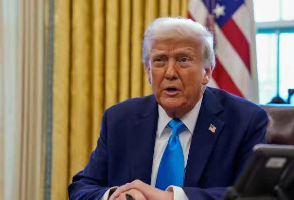 皇冠皇冠代理平台
_准备登机离国皇冠皇冠代理平台
,78岁特朗普上任首访,中方火速致电,对美称呼已变