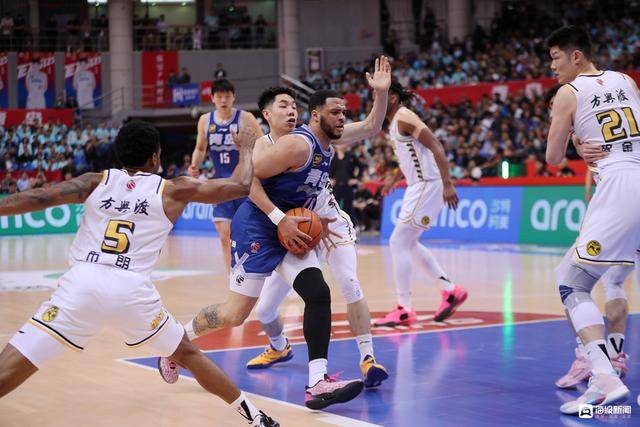 hga026如何注册
_强硬拿下天王山之战!青岛男篮大比分2-1浙江广厦hga026如何注册
,距四强仅一步之遥!