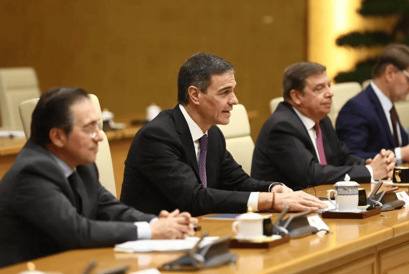 皇冠信用盘如何申请_果真来中国了！特朗普没拦住皇冠信用盘如何申请，美国彻底慌了！头号小弟“一夜倒戈”