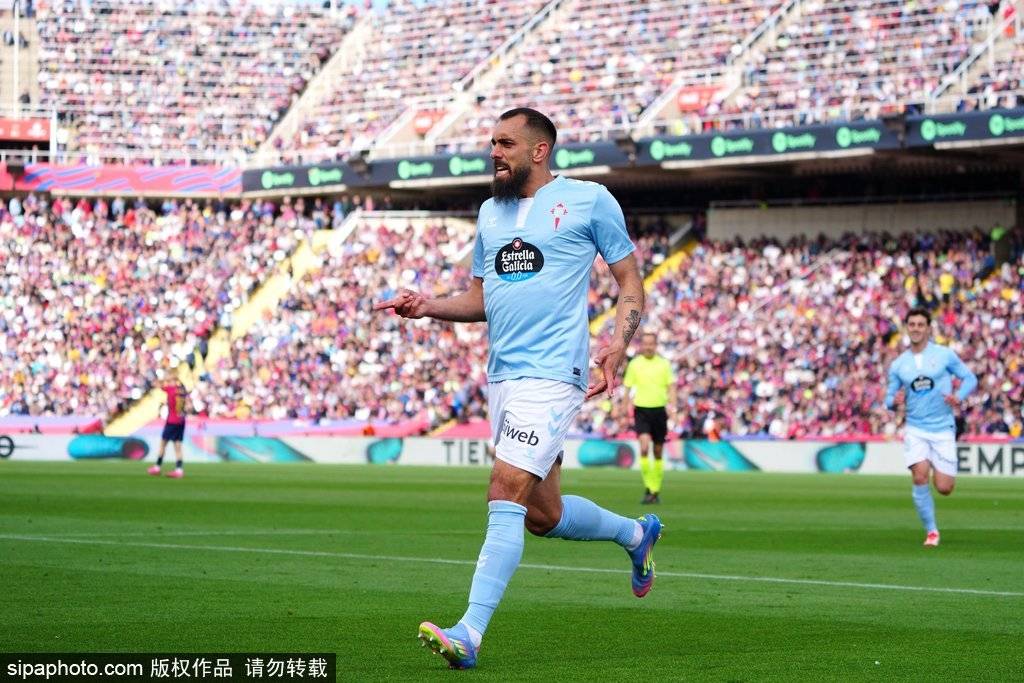 皇冠信用盘正网_西甲-拉菲尼亚双响+补时绝杀 巴萨连扳3球4-3先赛7分领跑