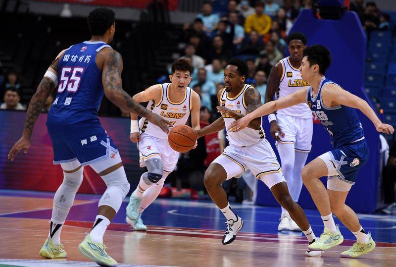 怎么弄皇冠信用盘
_孙铭徽22+5+6杨瀚森14分 广厦客场险胜2-2青岛