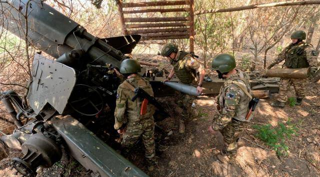 皇冠信用盘申请
_好大喜功!乌军半场开香槟皇冠信用盘申请
,不料把敌人引来,连吃2枚导弹