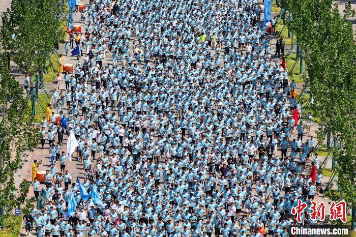 皇冠信用盘需要押金吗
_南京邮电大学五千余师生校友奔跑校园“薪火传·踏歌行”