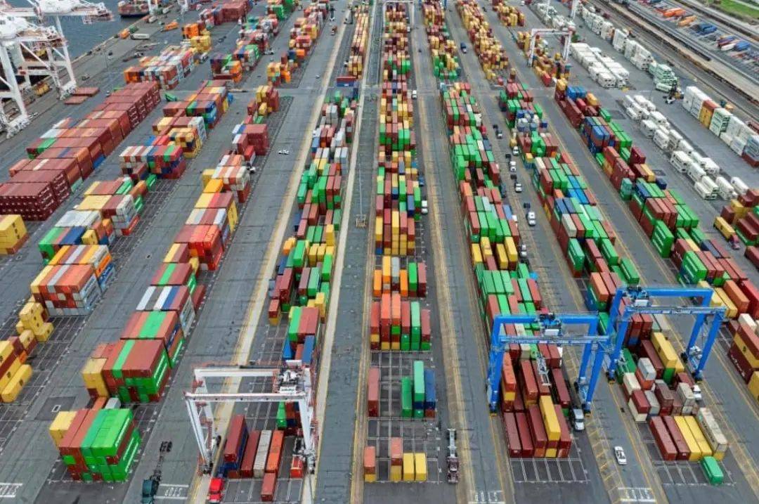 皇冠信用网平台
_特朗普态度骤变玄机!不再加关税皇冠信用网平台
,中国精准反击奏效,如何揭开美方经济崩溃背后的真相?