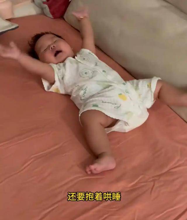 皇冠足球平台代理
_男子全职带娃患产后抑郁现已离婚,呼吁关注理解产后抑郁