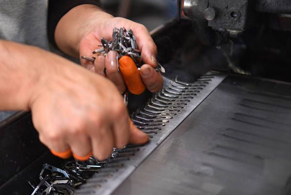 怎么开皇冠信用网
_“就算美国从第三国进口机械部件怎么开皇冠信用网
,兜兜转转,绕不开中国”