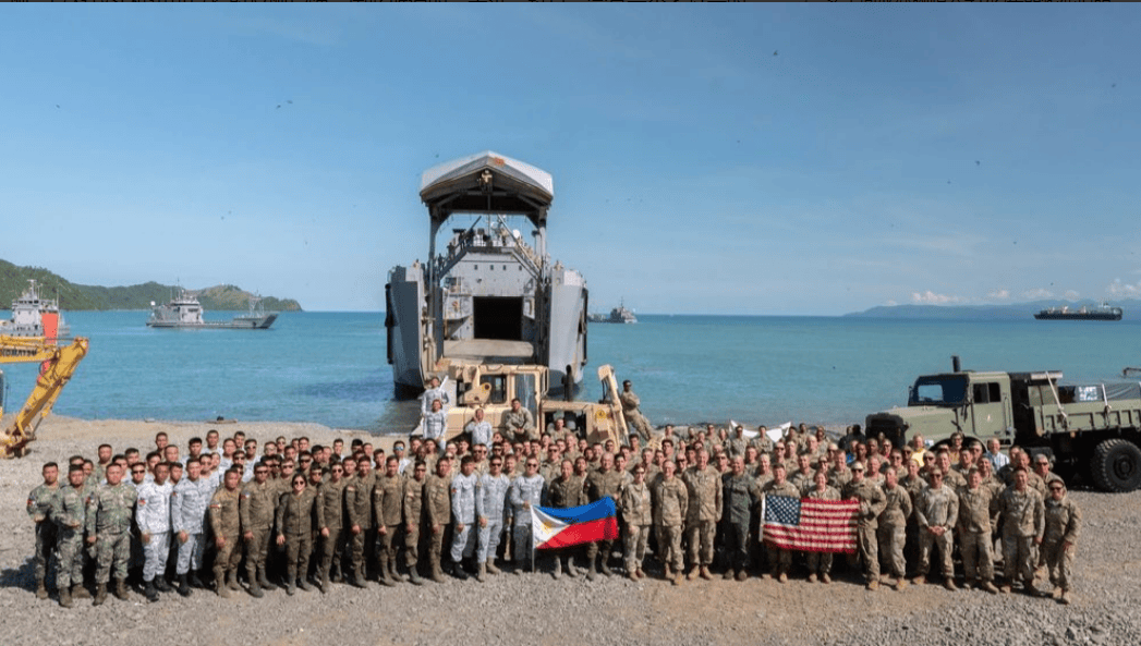 皇冠登3代理申请
_山东舰闯入美菲军演核心火力网皇冠登3代理申请
,菲律宾瞬间慌乱,美国“击沉”计划面临崩溃!