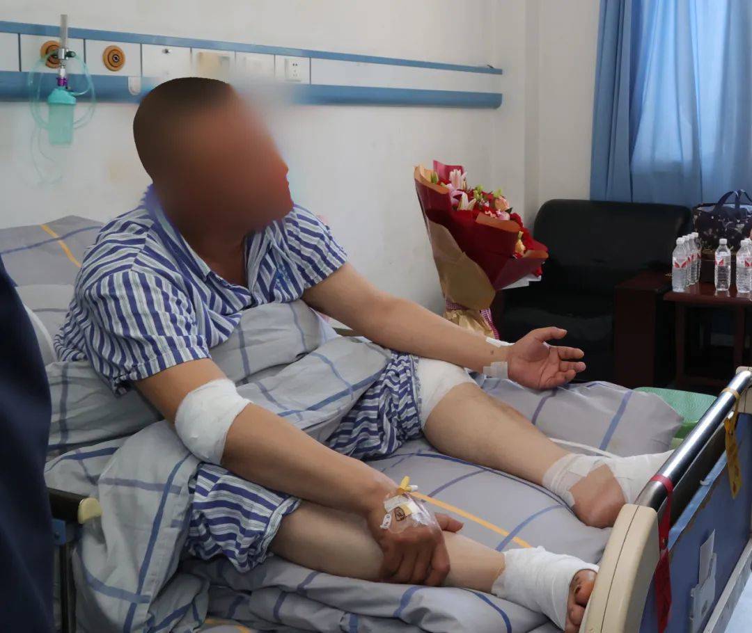 如何代理皇冠信用网
_心疼如何代理皇冠信用网
!56岁民警被毒贩拖行近200米