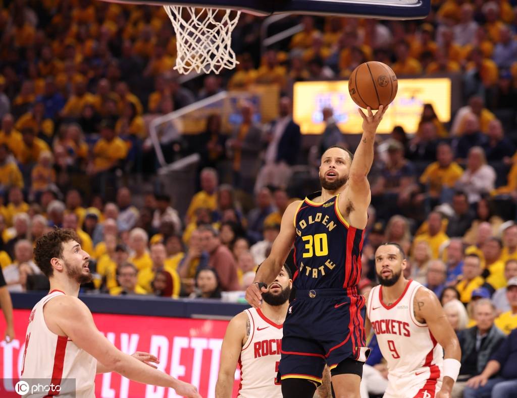 皇冠信用网代理注册
_巴特勒复出27+6库里17分 勇士险胜火箭抢到赛点