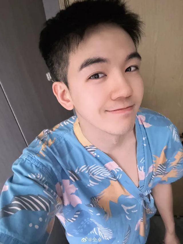 皇冠信用盘代理
_仝卓实名举报33家关联公司偷税漏税