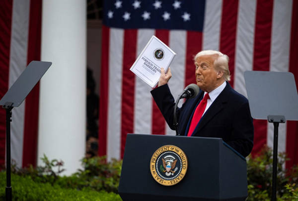 皇冠信用盘怎么注册
_“这是逼中国放弃美债皇冠信用盘怎么注册
,特朗普搬起石头砸自己的脚”