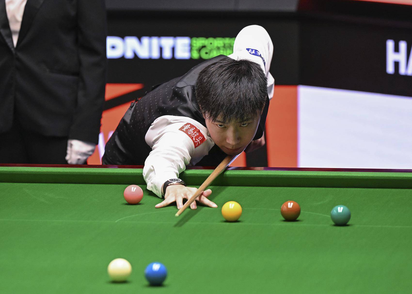 皇冠信用盘占成代理
_【斯诺克世锦赛】赵心童大胜晋级皇冠信用盘占成代理
,成为史上首位以业余身份闯入四强的选手