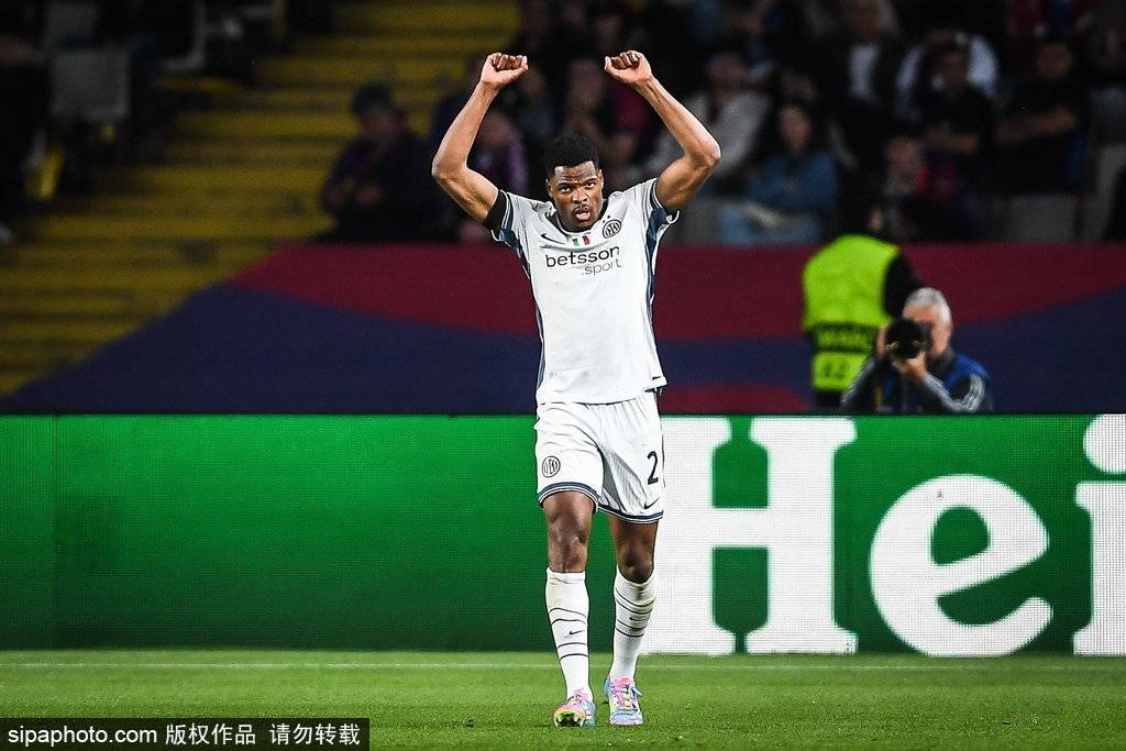 皇冠信用盘登123出租
_欧冠-进球大战皇冠信用盘登123出租
!邓弗里斯2射1传亚马尔破门 巴萨3-3国米