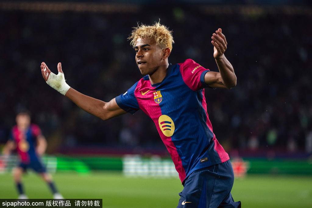 皇冠信用盘登123出租
_欧冠-进球大战皇冠信用盘登123出租
!邓弗里斯2射1传亚马尔破门 巴萨3-3国米