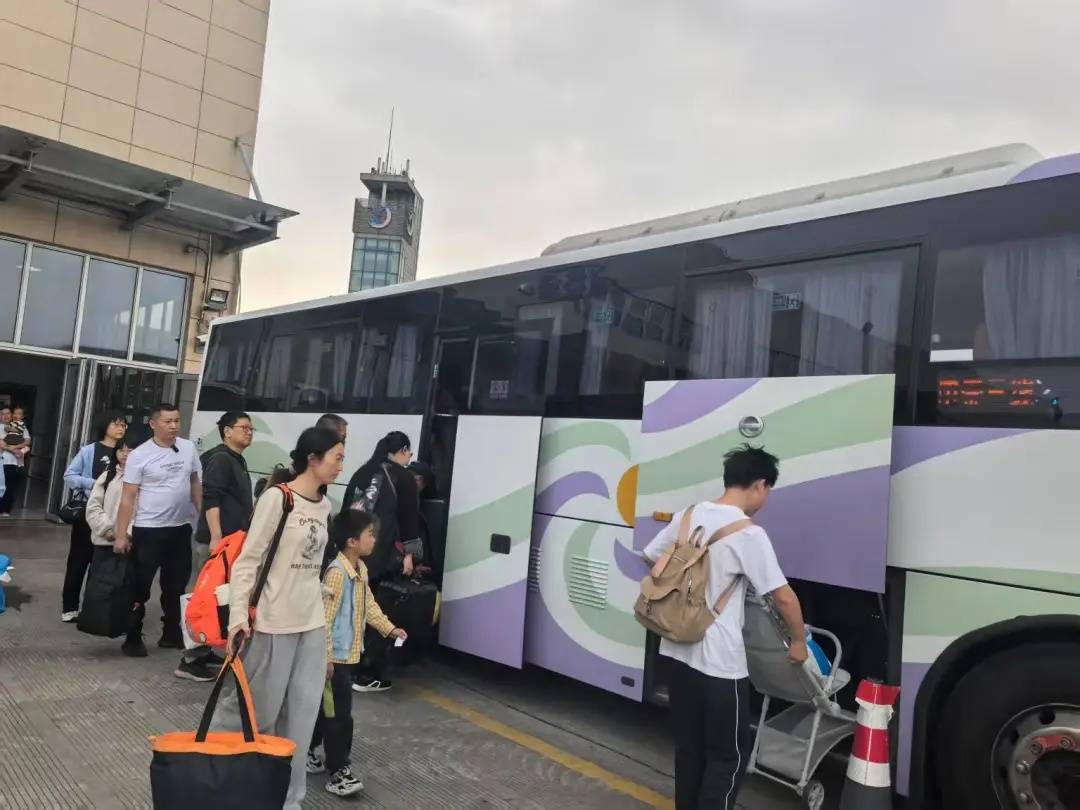 皇冠信用盘怎么申请
_马上影响上海!降雨突袭+9级大风皇冠信用盘怎么申请
,部分轮渡停航,气温冲上33℃后,暴跌11℃