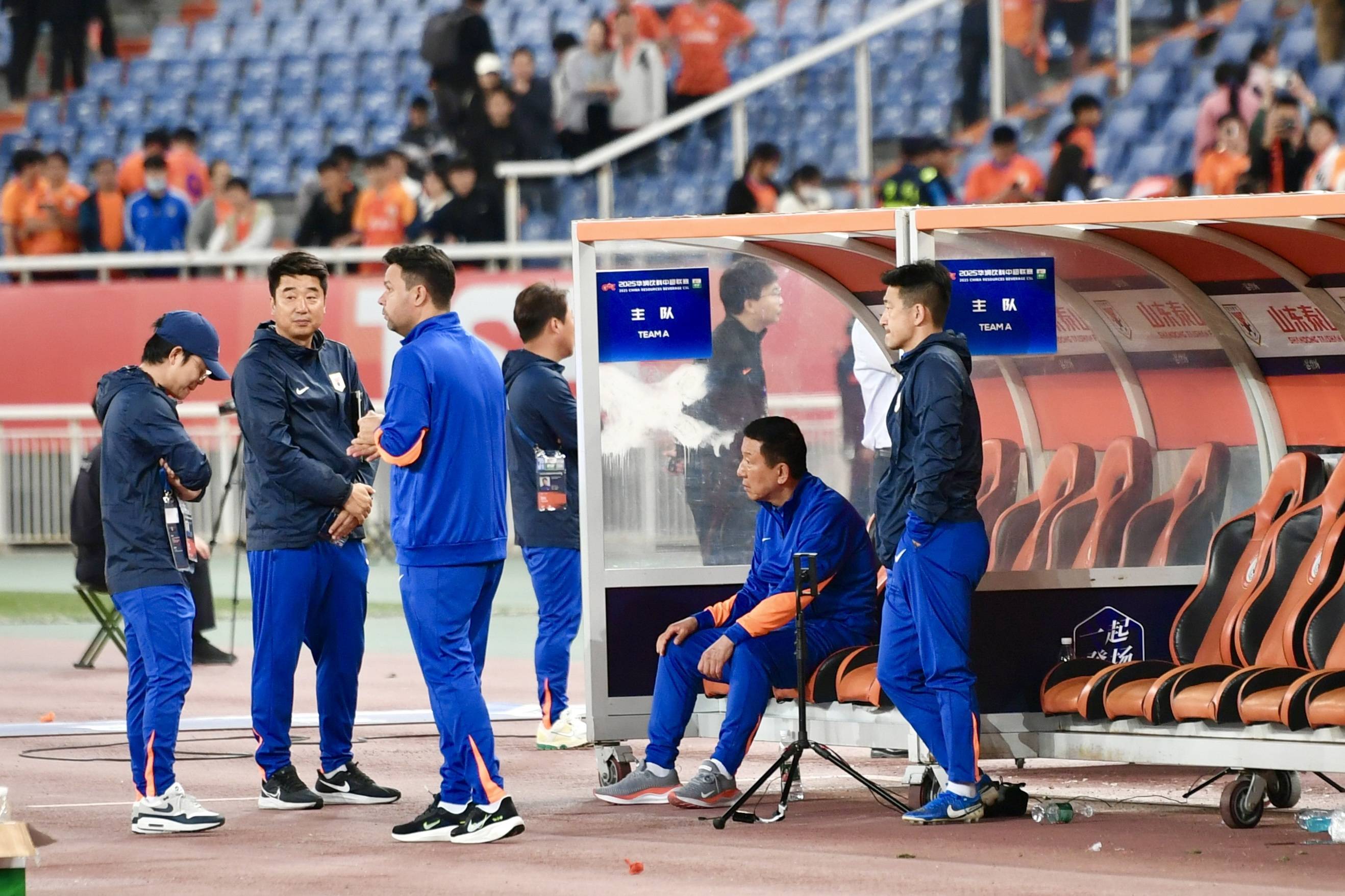 皇冠信用盘开户
_韩媒:崔康熙赛后高血压令人震惊皇冠信用盘开户
,他被泰山主场球迷高喊下课