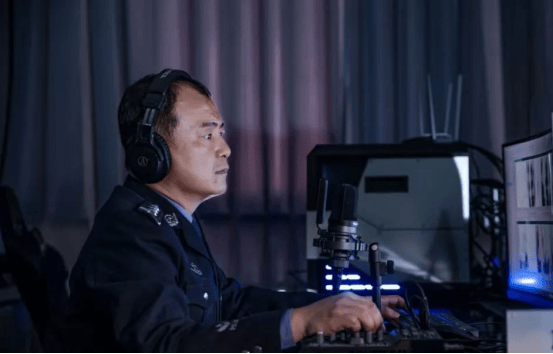 皇冠信用盘开户
_苏州民警严方:840余万枚指纹、9000余起案件皇冠信用盘开户
,他在方寸间寻找真相