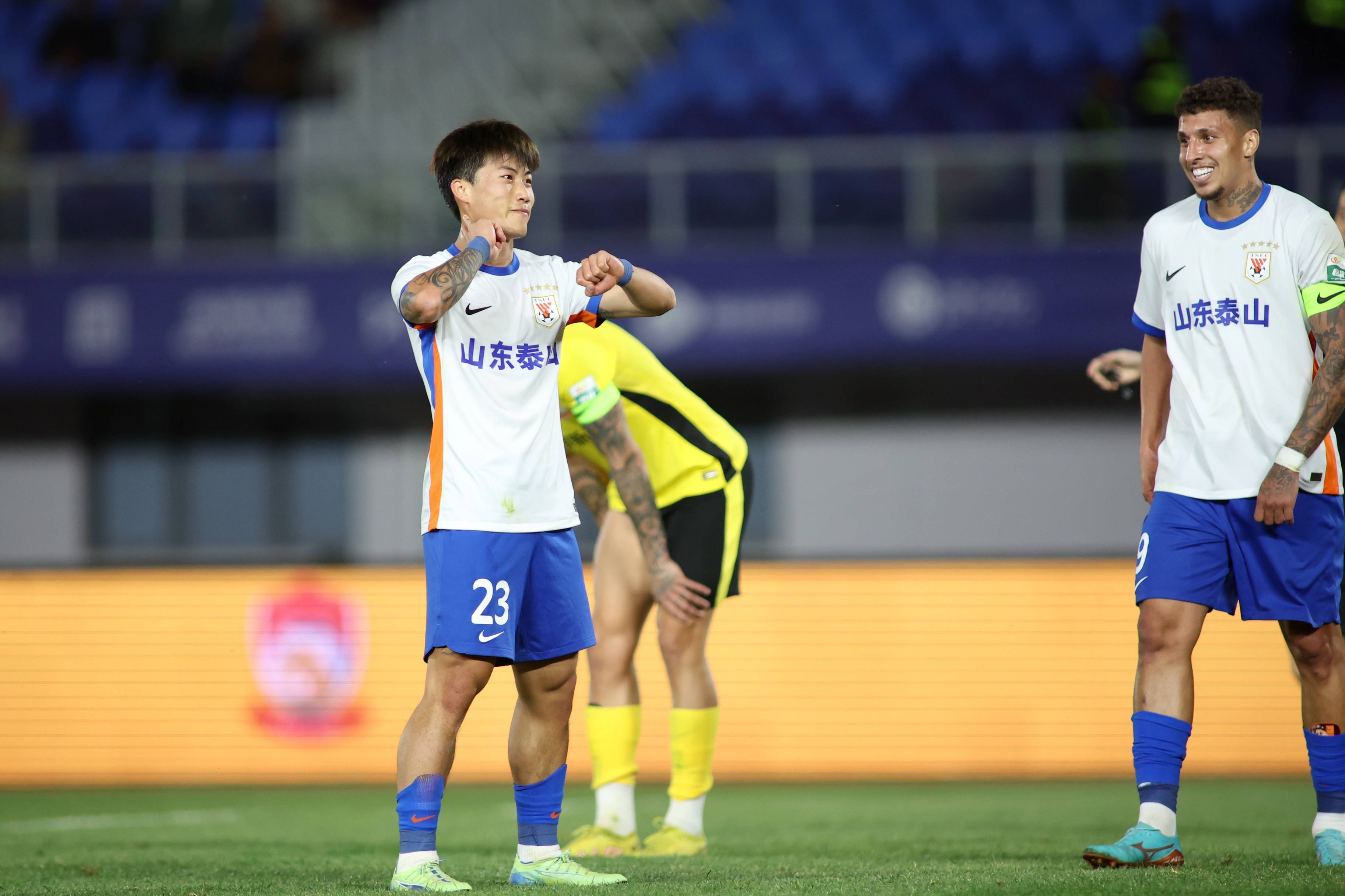 皇冠信用盘代理
_黄健翔:泰山队问题在于到底是否有体系 谢文能摁在替补席是浪费