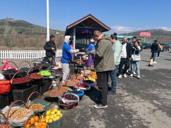 皇冠信用盘在线开户
_黑龙江省内高速服务区变身“网红打卡地”