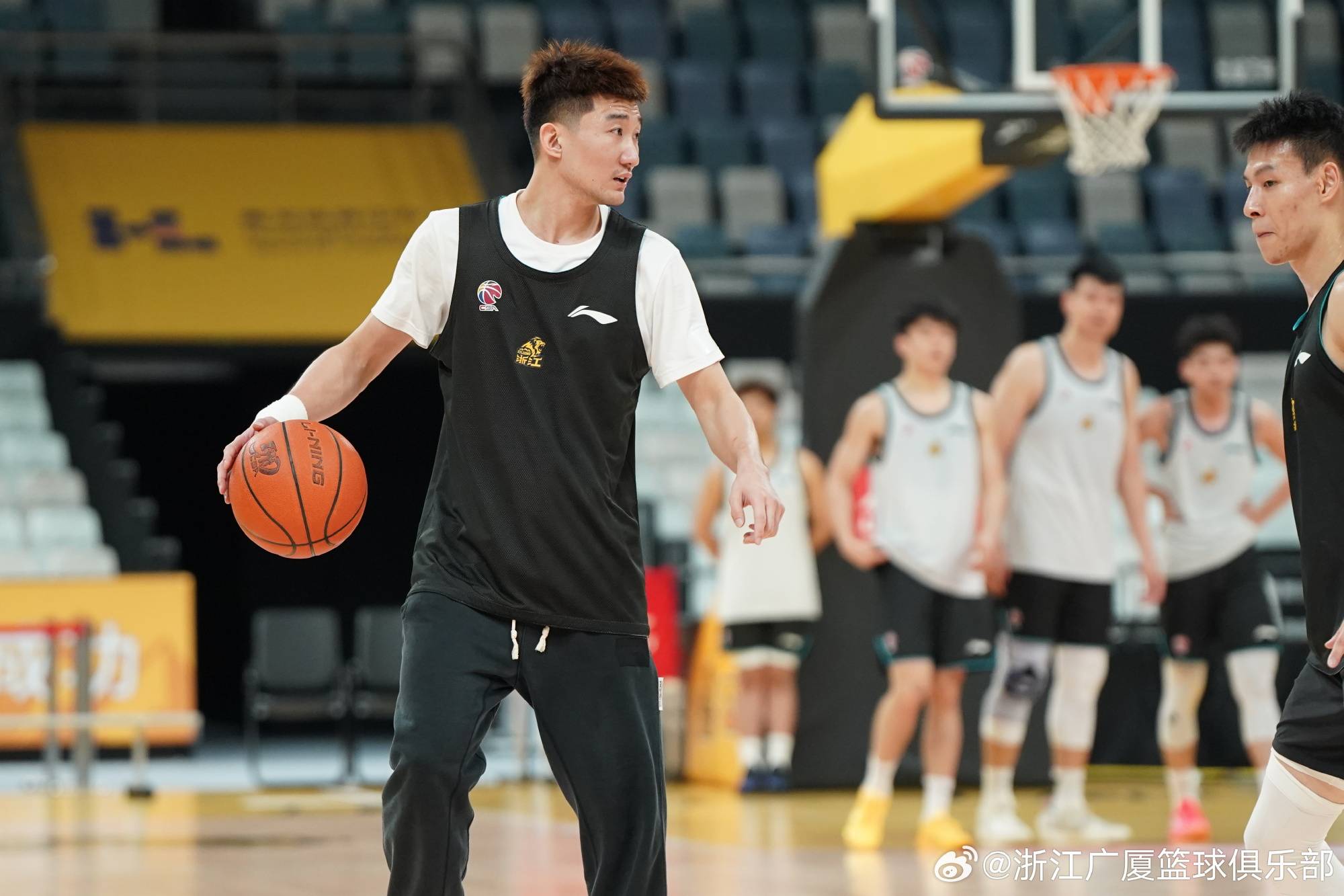 皇冠信用盘正网
_总决赛前瞻:广厦冲队史首冠 曾凡博伤缺北京影响大